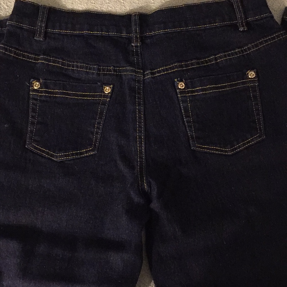 Diane Gilman dark wash jeans with gold trim & belt - Picture 3 of 6